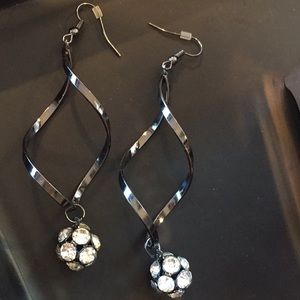 NWOT costume jewelry earrings